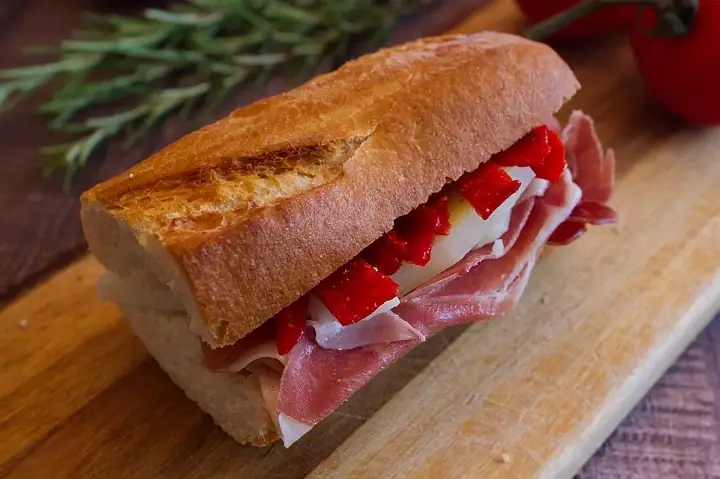 Sandwich in Spanish: Meaning, Pronunciation, and Usage sandwich in spanish