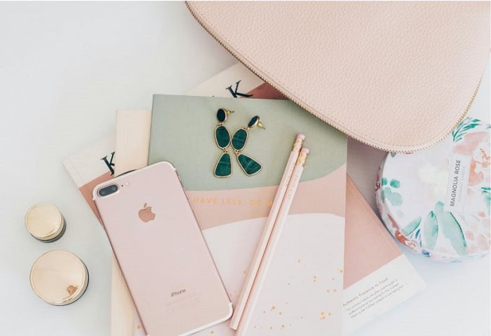 6 Must-Have Jewelry Pieces for Travelers Who Pack Light lifestyle