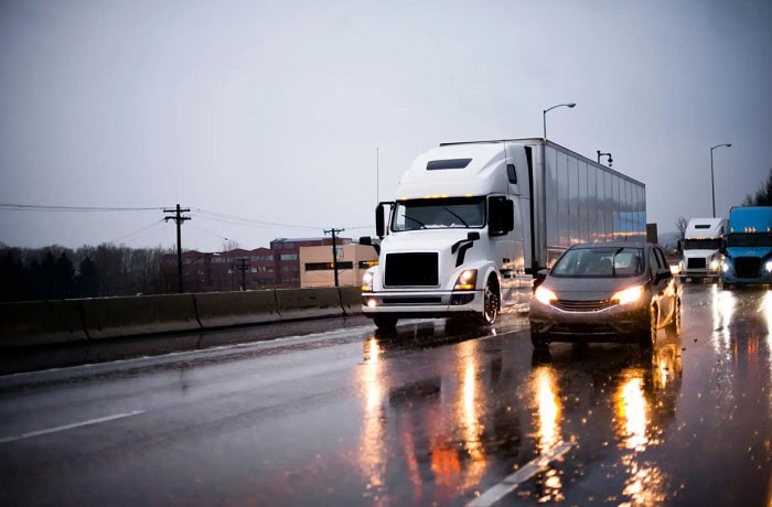 Handling Unexpected Troubles on the Road as a Truck Driver Screenshot 4