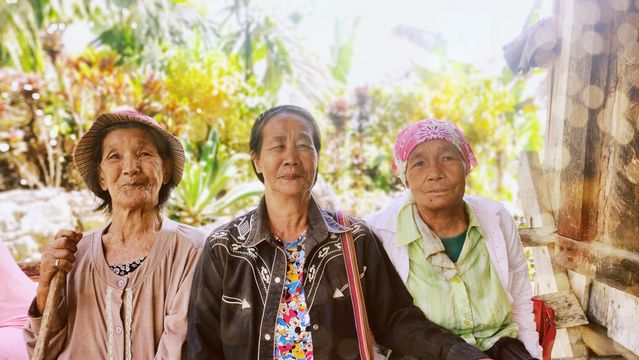 Why Social Connection Matters as We Age 1001475377